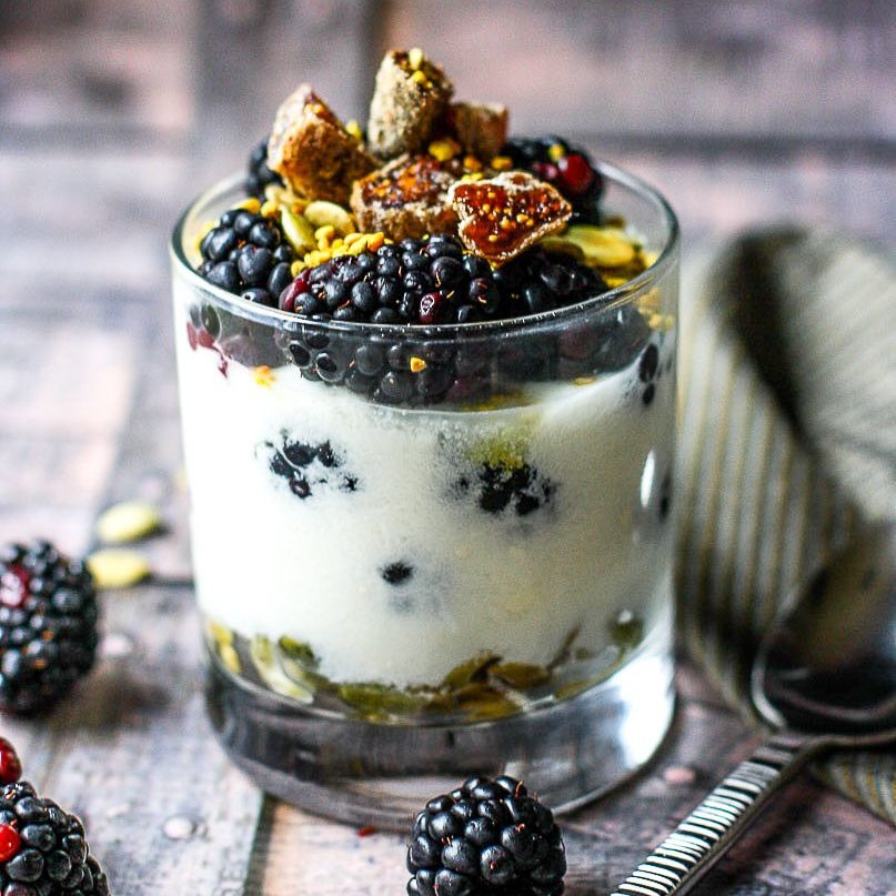 yogurt-parfait-with-figs-vertical-side-